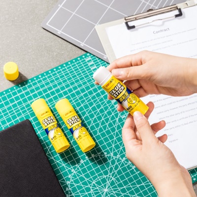 得力(deli)20g高粘度PVP固体胶水 无甲醛快干耐用胶棒 12支装 办公用品 7092